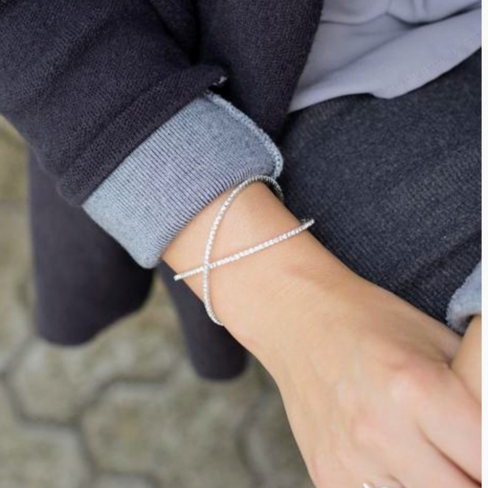 Silver Tone Criss Cross "X" Crystal Fashion Memory